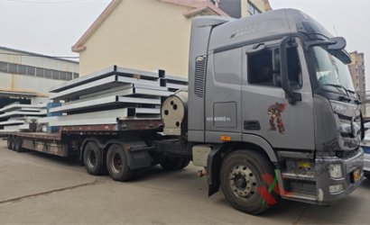 青島恒林工業(yè)集團發(fā)印尼砂處理造型線第一個集裝箱；發(fā)三一集團機器人公司Q37100車廂清理拋丸機第一車