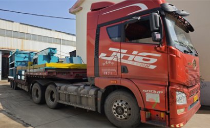 青島恒林工業(yè)集團(tuán)發(fā)山東莒南友園Q3720雙吊鉤拋丸清理機(jī)第1車